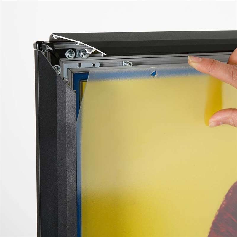 Wind-LED Pro Kundenstopper mit Wasserbasis – A1 Format | Inkl. Akku | Wetterfest & Beleuchtet (Schwarz)